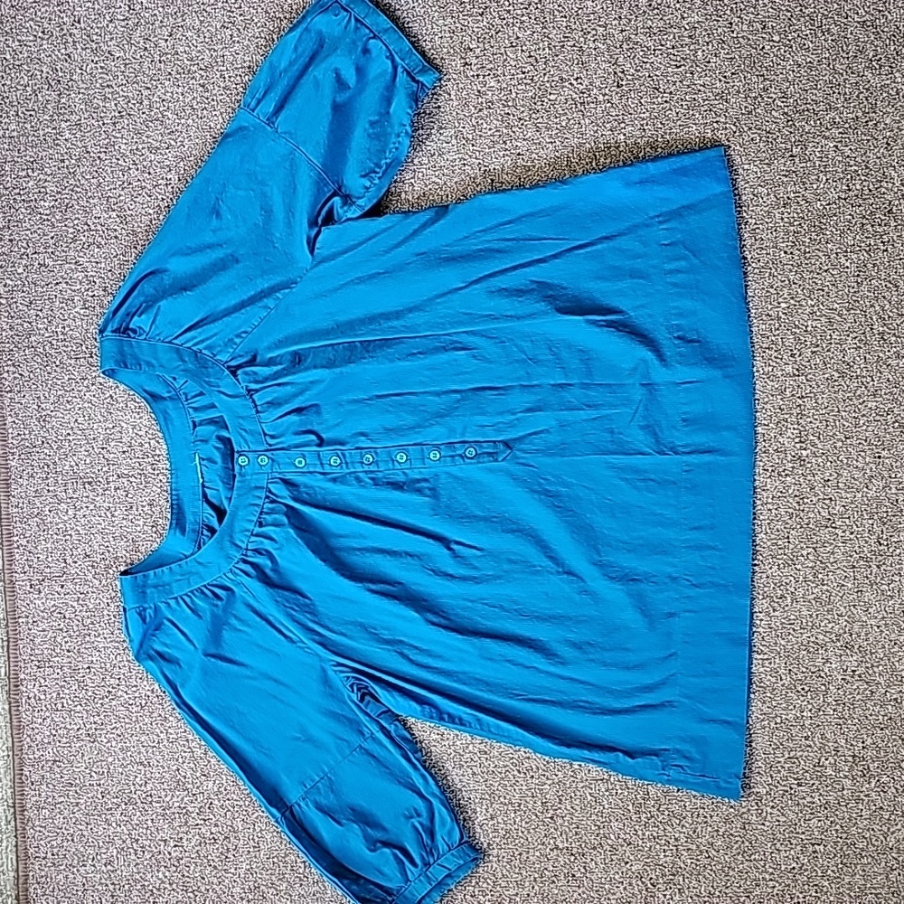 Top - Picture 3 of 16